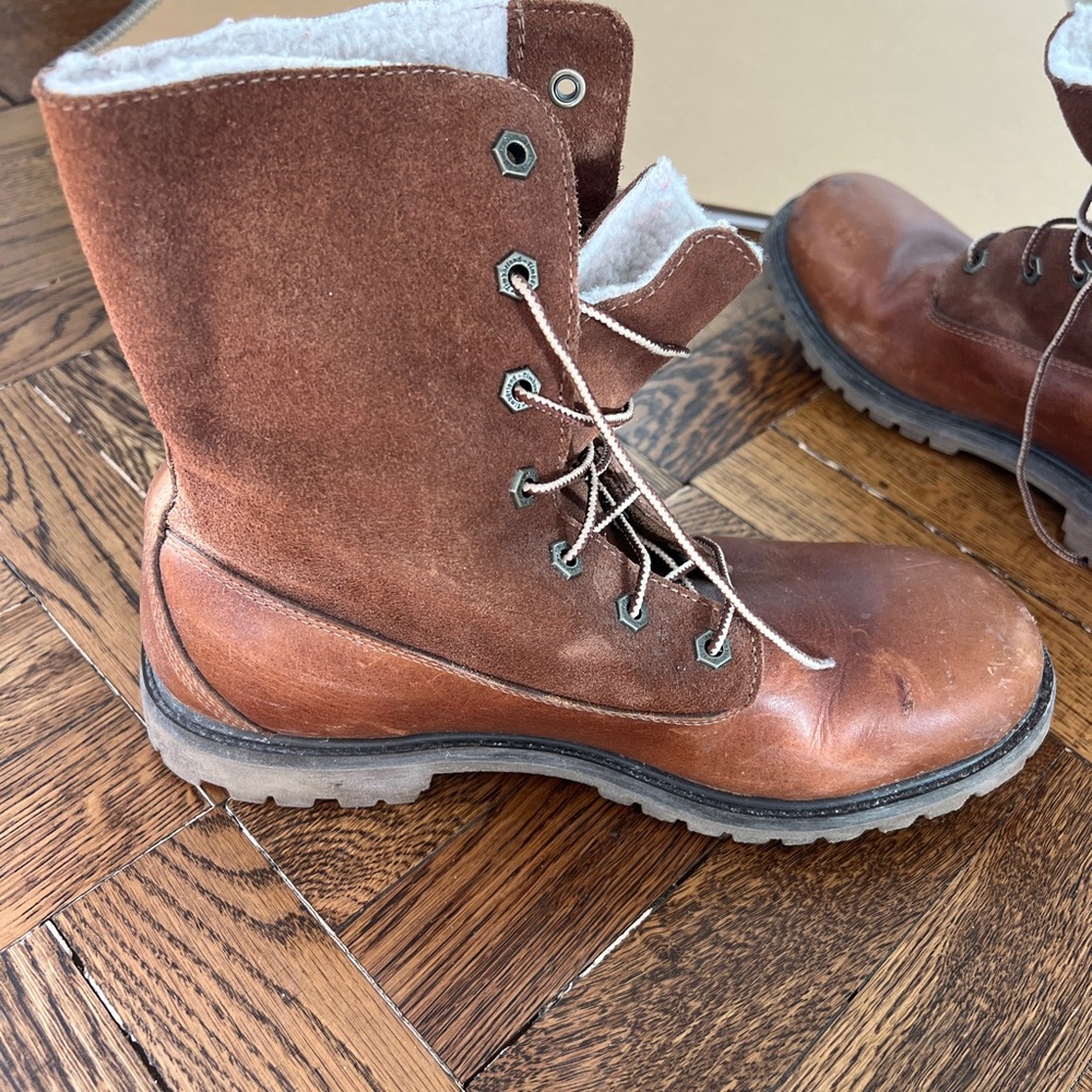 Sherpa lined Tan Timberland boots